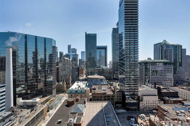 2103 - 126 Simcoe St, Condo with 2 bedrooms, 2 bathrooms and 1 parking in Toronto ON | Image 4