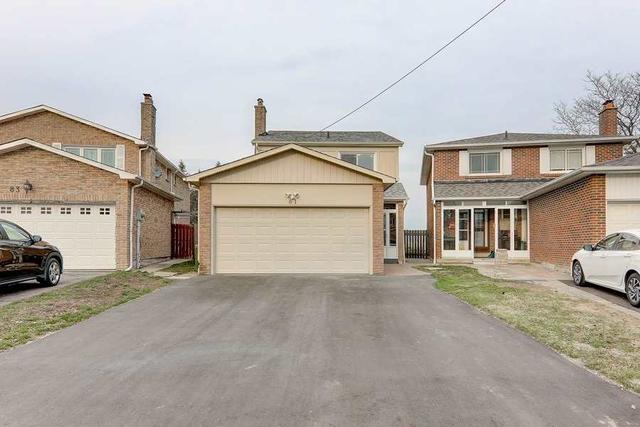 81 Buckhurst Cres, House attached with 4 bedrooms, 4 bathrooms and 6 parking in Toronto ON | Image 1