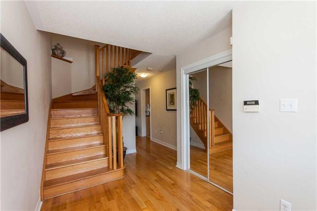 57 Bloomgate Cres, House attached with 3 bedrooms, 4 bathrooms and 3 parking in Richmond Hill ON | Image 2