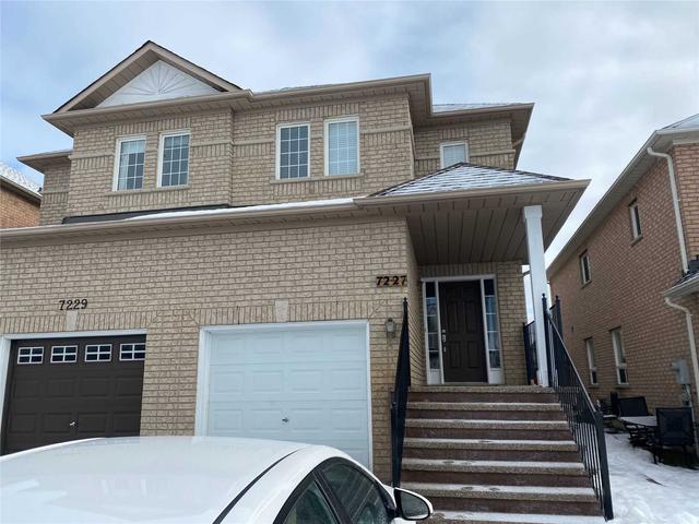7227 Sedan Sq, House semidetached with 2 bedrooms, 1 bathrooms and 1 parking in Mississauga ON | Image 2