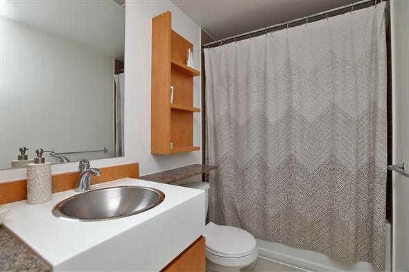 203 - 35 Mariner Terr, Condo with 1 bedrooms, 1 bathrooms and 1 parking in Toronto ON | Image 7
