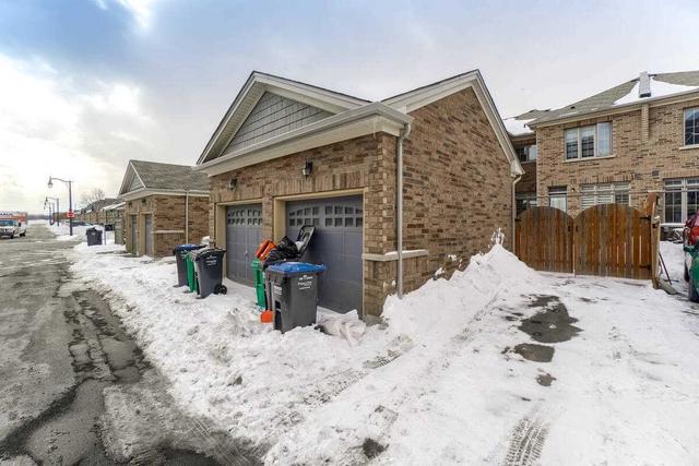 7 Yellowknife Rd, House attached with 3 bedrooms, 3 bathrooms and 1 parking in Brampton ON | Image 28