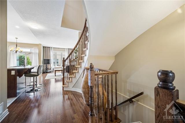 213 Butterfly Walk, Townhouse with 3 bedrooms, 3 bathrooms and 3 parking in Ottawa ON | Image 5