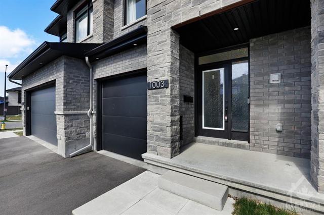 1003 Eider Street, Townhouse with 3 bedrooms, 3 bathrooms and 3 parking in Ottawa ON | Image 2