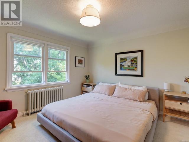 2811 Austin Ave, House detached with 3 bedrooms, 2 bathrooms and 3 parking in Saanich BC | Image 8