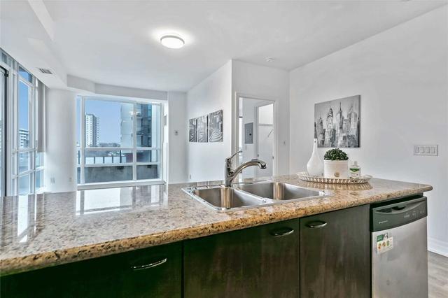 703 - 500 St Clair Ave, Condo with 2 bedrooms, 1 bathrooms and 1 parking in Toronto ON | Image 4