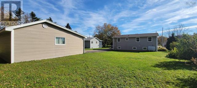 64 Holic Avenue, House detached with 3 bedrooms, 1 bathrooms and null parking in Cape Breton NS | Image 6