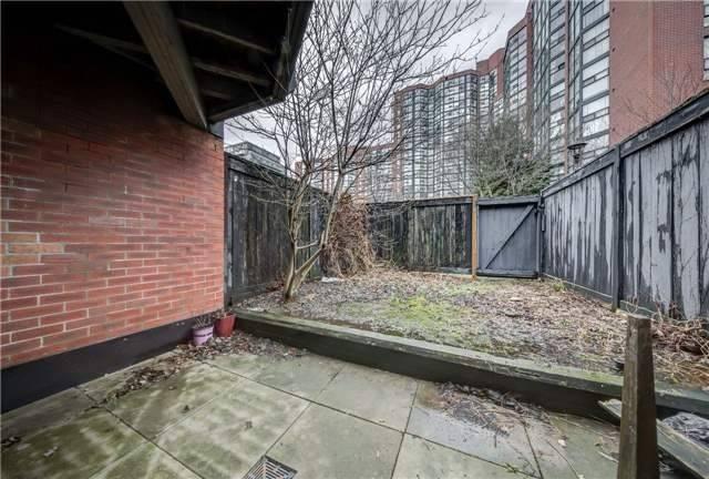 596a Wellington St, Townhouse with 1 bedrooms, 1 bathrooms and 1 parking in Toronto ON | Image 4