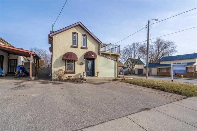 80 Arthur St, House detached with 3 bedrooms, 2 bathrooms and 6 parking in Brantford ON | Image 1