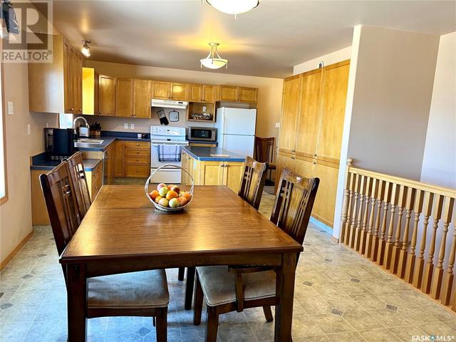 516 Brownlee Street, House detached with 5 bedrooms, 3 bathrooms and null parking in Morse SK | Image 5
