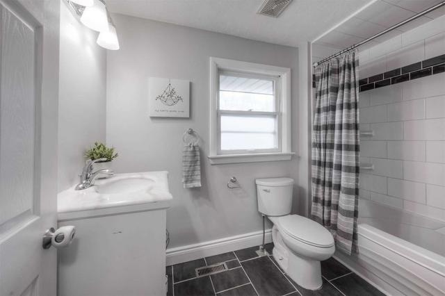 330 Kathleen St, House semidetached with 2 bedrooms, 3 bathrooms and 4 parking in Guelph ON | Image 10