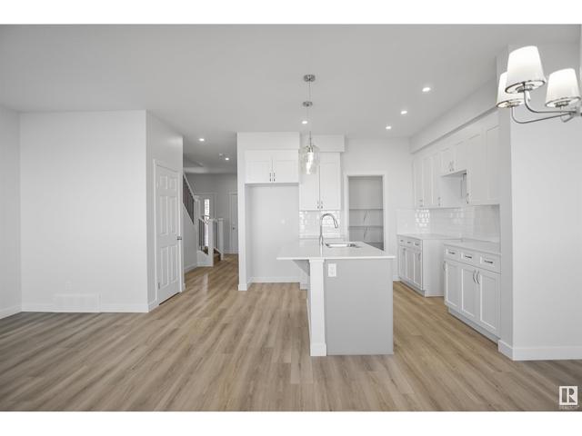 19214 22a Av Nw, House detached with 3 bedrooms, 2 bathrooms and null parking in Edmonton AB | Image 13