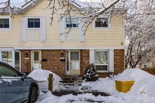 10 - 1967 Greenvale Lane, Townhouse with 3 bedrooms, 2 bathrooms and 1 parking in Ottawa ON | Image 1