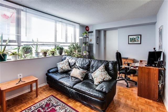 606 - 4 Lisa St, Condo with 2 bedrooms, 1 bathrooms and 1 parking in Brampton ON | Image 7