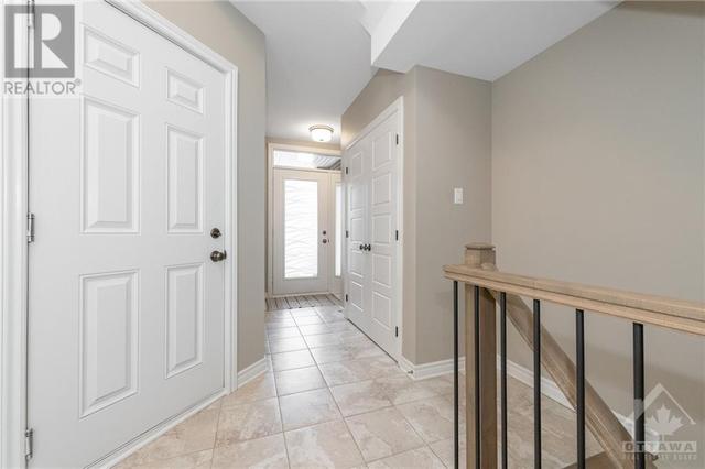 942 Geographe Terrace, Townhouse with 3 bedrooms, 3 bathrooms and 3 parking in Ottawa ON | Image 3