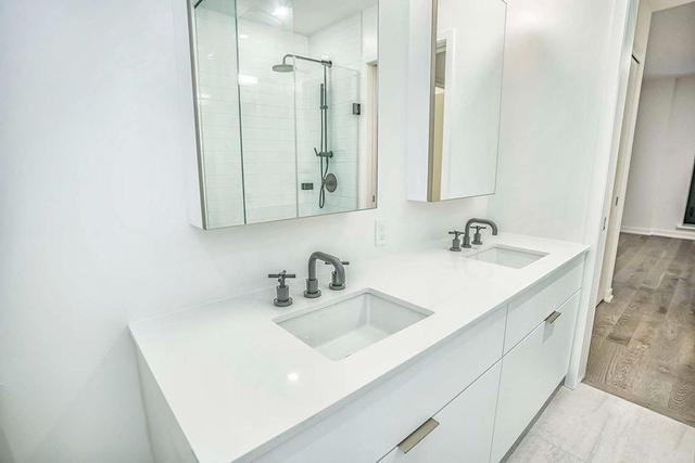 401 - 22 Lombard St, Condo with 2 bedrooms, 2 bathrooms and 0 parking in Toronto ON | Image 8
