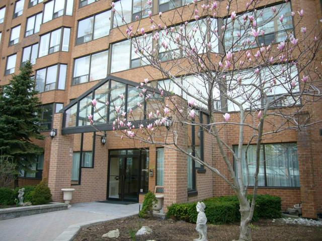 2009 - 1270 Maple Crossing Blvd, Condo with 2 bedrooms, 2 bathrooms and null parking in Burlington ON | Image 1