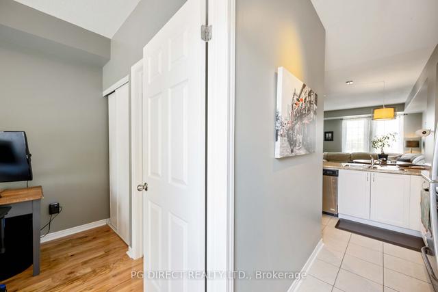 8 - 33 Island Rd, Townhouse with 3 bedrooms, 3 bathrooms and 1 parking in Toronto ON | Image 2