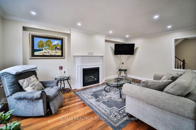 43 Newark Way, House detached with 4 bedrooms, 5 bathrooms and 4 parking in Brampton ON | Image 3