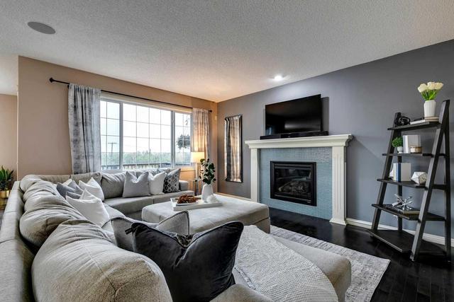 304 Everbrook Way Sw, House detached with 4 bedrooms, 3 bathrooms and 4 parking in Calgary AB | Image 3