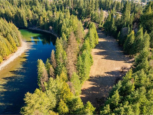 2621 Highway 3a, House detached with 2 bedrooms, 1 bathrooms and null parking in Central Kootenay I BC | Image 30