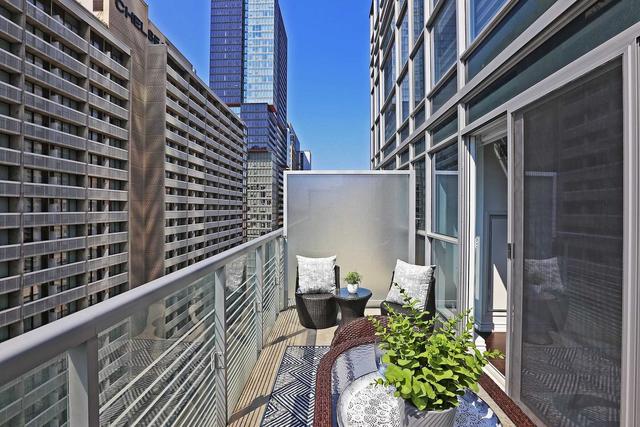 1114 - 386 Yonge St, Condo with 1 bedrooms, 2 bathrooms and 0 parking in Toronto ON | Image 25