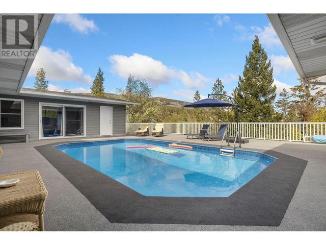 3305 Mcgregor Road, House detached with 3 bedrooms, 2 bathrooms and 6 parking in West Kelowna BC | Image 38