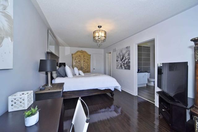 60 Arco Circ, House semidetached with 3 bedrooms, 4 bathrooms and 4 parking in Vaughan ON | Image 6