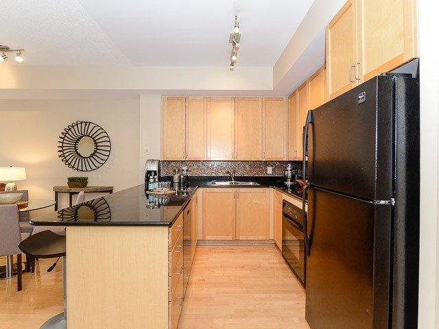 lph 7 - 245 Davisville Ave, Condo with 1 bedrooms, 1 bathrooms and 1 parking in Toronto ON | Image 9