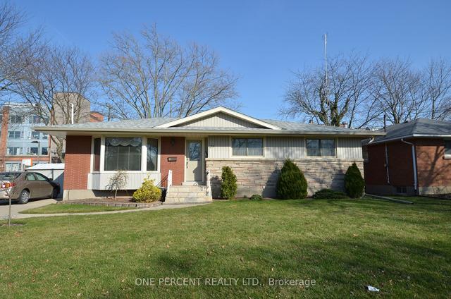 29 Harcove St, House detached with 3 bedrooms, 1 bathrooms and 4 parking in St. Catharines ON | Image 1