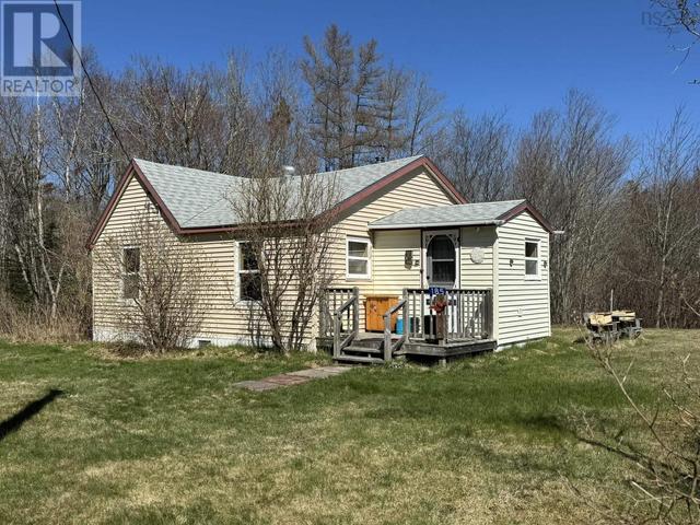 185 Highway 3, House detached with 1 bedrooms, 1 bathrooms and null parking in Shelburne MD NS | Image 2