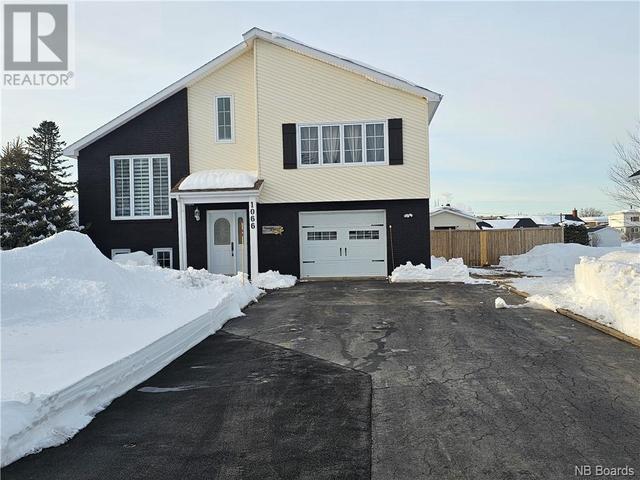 1066 Sycamore, House detached with 4 bedrooms, 2 bathrooms and null parking in Bathurst NB | Image 1