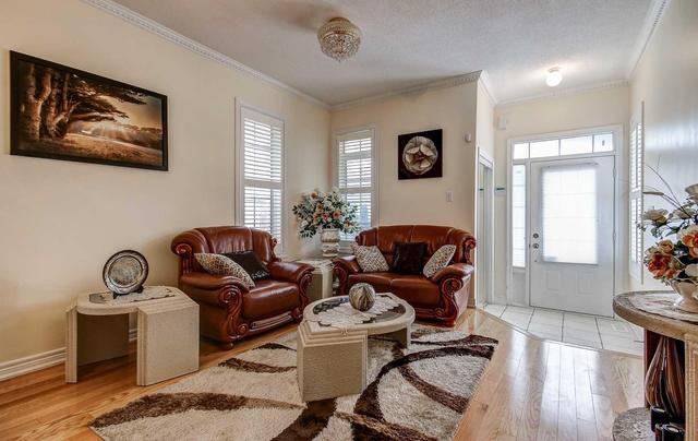 40 Amaryllis Dr, House semidetached with 3 bedrooms, 3 bathrooms and 2 parking in Brampton ON | Image 3