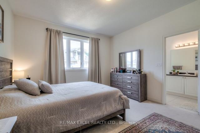 42 Sparks St, House attached with 3 bedrooms, 3 bathrooms and 2 parking in Aurora ON | Image 9