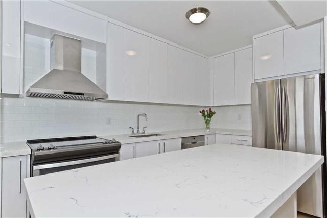 403 - 35 Ormskirk Ave, Condo with 2 bedrooms, 1 bathrooms and 1 parking in Toronto ON | Image 2