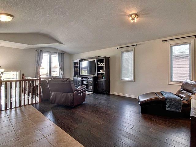 43 Erika Crt, House detached with 3 bedrooms, 3 bathrooms and 4 parking in Kitchener ON | Image 23