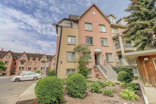 852 - 75 Weldrick Rd E, Townhouse with 3 bedrooms, 3 bathrooms and 1 parking in Richmond Hill ON | Image 1