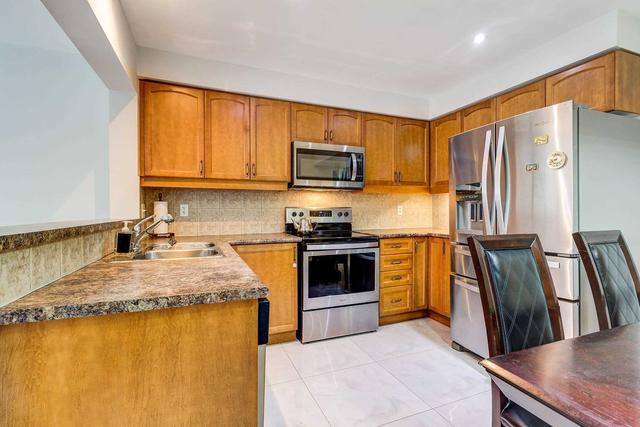57 Jonathon Crt, House semidetached with 3 bedrooms, 2 bathrooms and 3 parking in Hamilton ON | Image 2