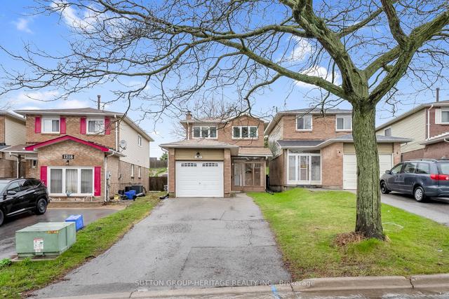 1222 Delmark Crt, House attached with 3 bedrooms, 2 bathrooms and 4 parking in Oshawa ON | Image 12