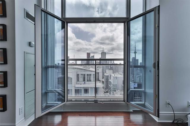 ph05 - 763 Bay St, Condo with 2 bedrooms, 3 bathrooms and 3 parking in Toronto ON | Image 4