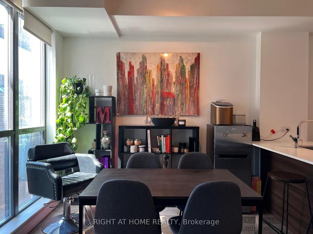 311 - 8 Gladstone Ave, Condo with 2 bedrooms, 1 bathrooms and 1 parking in Toronto ON | Image 5