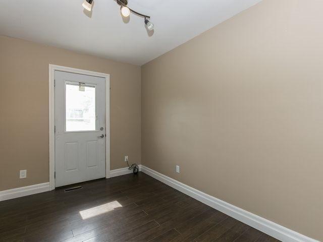 62 Lake Ave N, House detached with 2 bedrooms, 2 bathrooms and 8 parking in Hamilton ON | Image 12