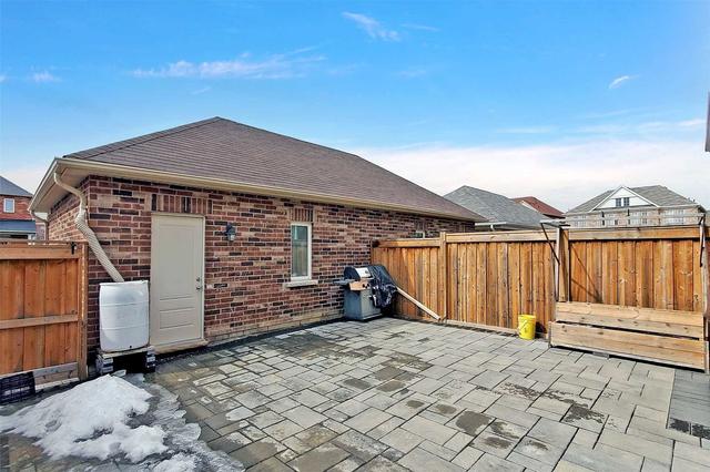 58 Bittersweet St, House semidetached with 4 bedrooms, 3 bathrooms and 3 parking in Markham ON | Image 15