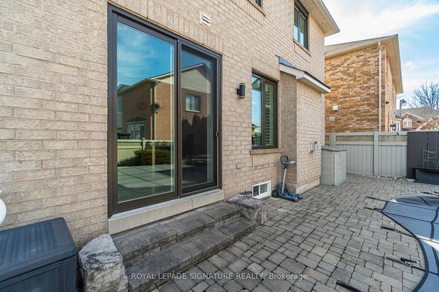 2236 Glazebrook Circ, House detached with 4 bedrooms, 3 bathrooms and 4 parking in Oakville ON | Image 31