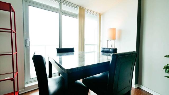 1408 - 208 Queens Quay W, Condo with 1 bedrooms, 1 bathrooms and null parking in Toronto ON | Image 3