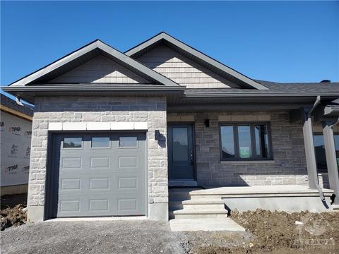 9 Yade Road, Home with 2 bedrooms, 2 bathrooms and 3 parking in Arnprior ON | Card Image