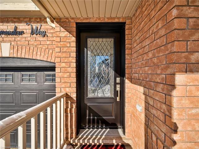 12 Ponymeadow Way, House semidetached with 4 bedrooms, 2 bathrooms and 3 parking in Brampton ON | Image 2