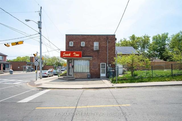 604 Oakwood Ave, House detached with 2 bedrooms, 1 bathrooms and 1 parking in Toronto ON | Image 14