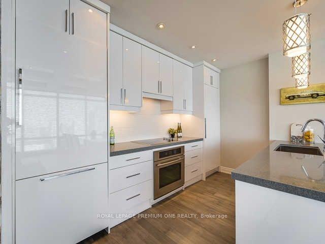 3903 - 81 Navy Wharf Crt, Condo with 2 bedrooms, 3 bathrooms and 1 parking in Toronto ON | Image 2