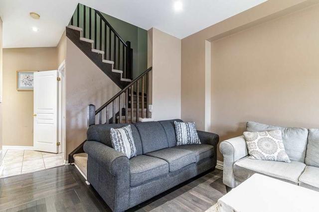 2411 Shadow Crt, House attached with 3 bedrooms, 3 bathrooms and 3 parking in Oakville ON | Image 6